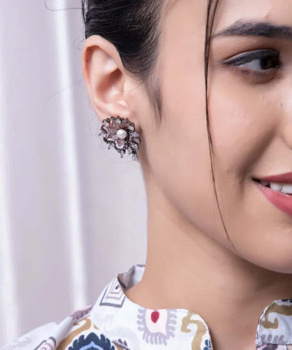 Anti-Tarnish Golden Earring with Shaded Black Stone - Image 3